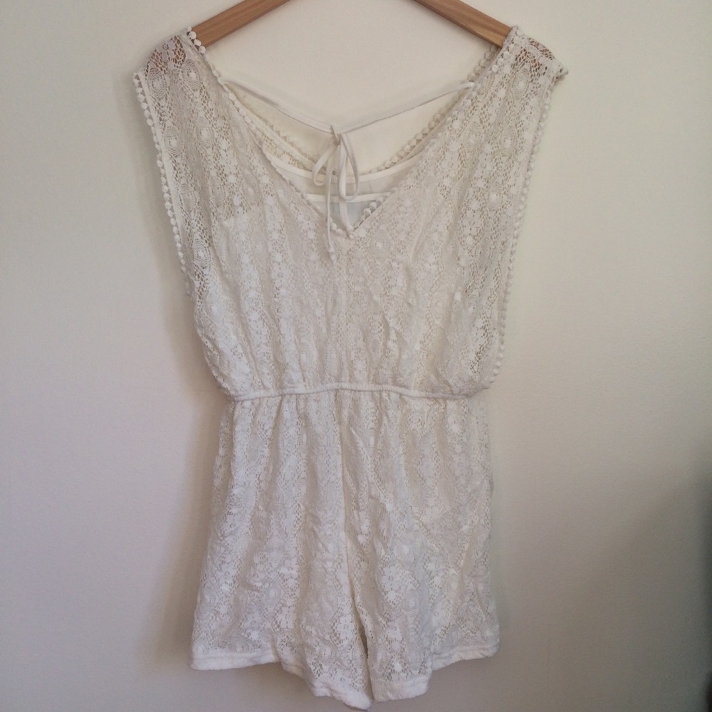 EUC Lace Romper Sz M - Picture 3 of 4